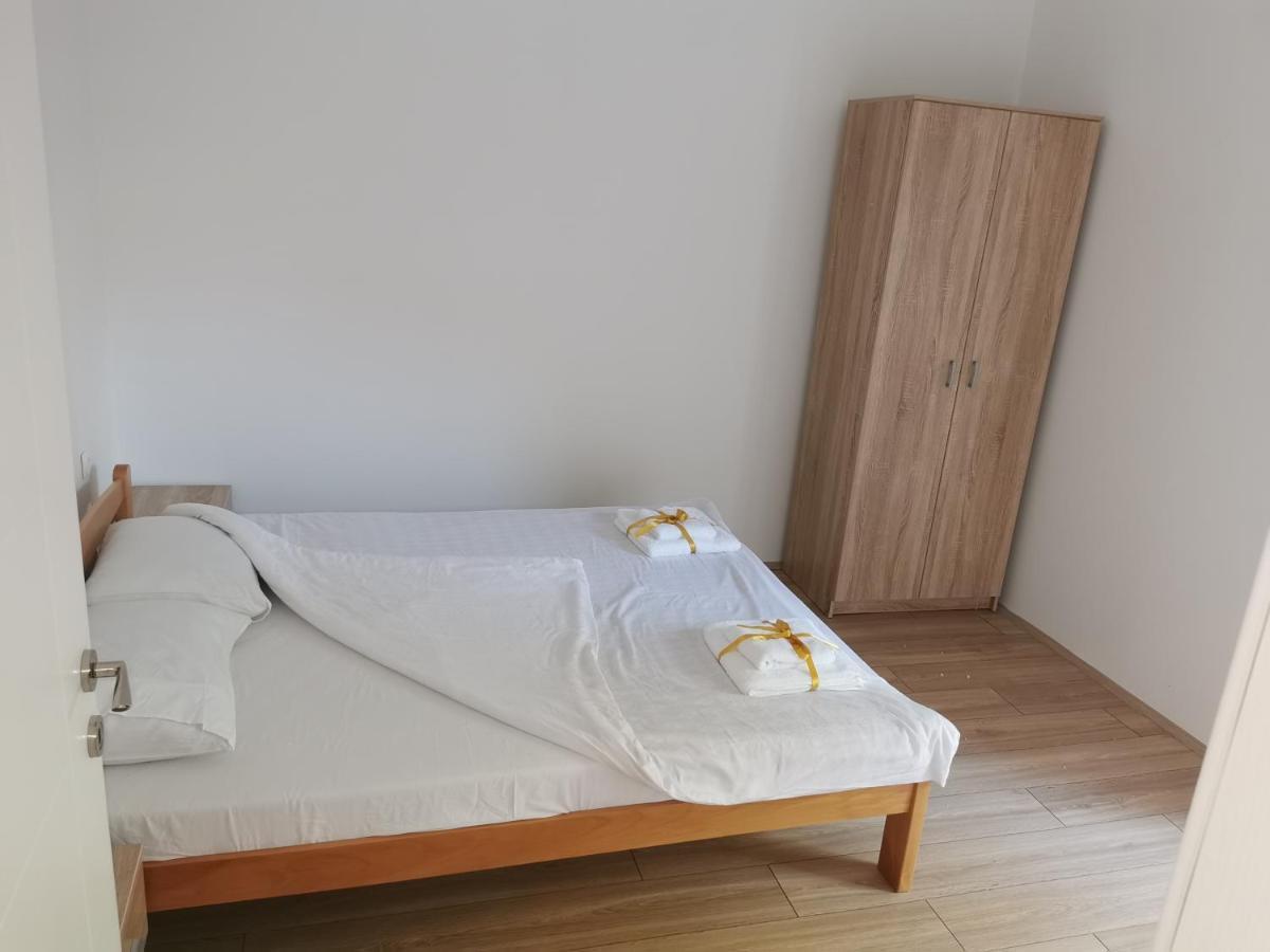 Crown Apartments Skopje Esterno foto