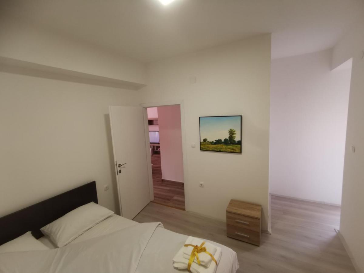 Crown Apartments Skopje Esterno foto