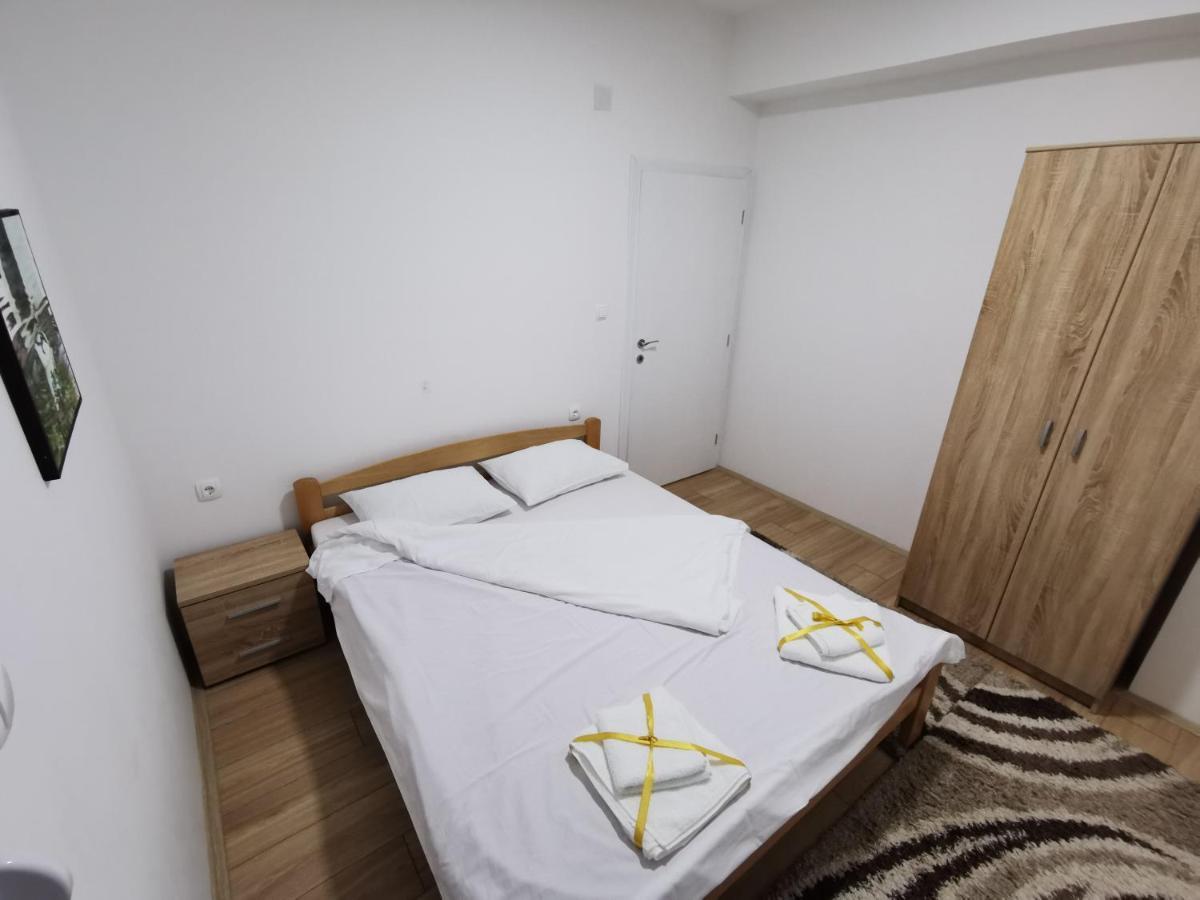 Crown Apartments Skopje Esterno foto